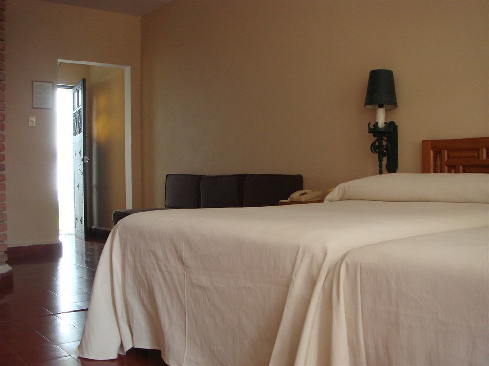 סאן מיגל דה אלנדה Rancho Hotel Atascadero מראה חיצוני תמונה